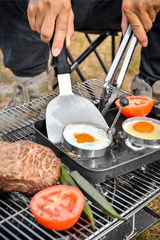 High-Quality Materials: This image emphasizes the high-quality stainless steel and food-grade safety materials used in the BBQ tool set, ensuring durability and hygiene.